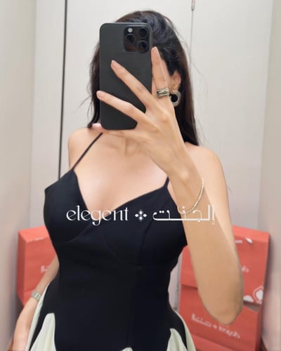فستان سهرة ناعم قصير بكسرات بلونين