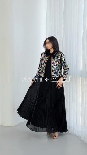 فستان سهرة أسود فاخر مع جاكيت مخمل مزين بالكريستال...