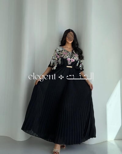 فستان نور المساء – سحر التطريز وأناقة المساء