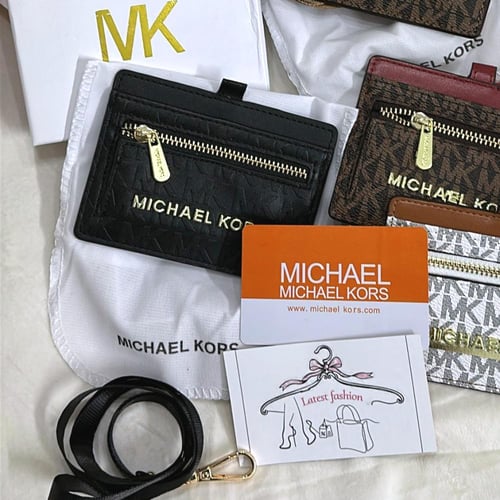 تعليقة بطاقة مايكل كروس