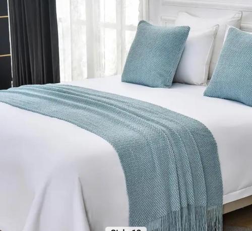 Single bed jewelry with one pillowcase wool 65*180