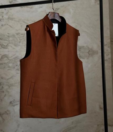 سديري رجالي فاخر بتصميم كلاسيكي يجمع بين الأناقة و...