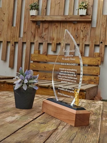 دروع تذكارية تصميم مخصص باللغة الانجليزية