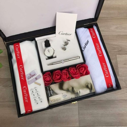 اطقم هدايا رجالية عيد الحب