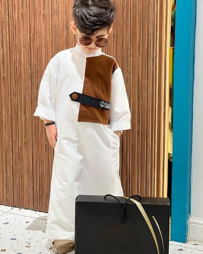 سديري مع ثوب بالاسم