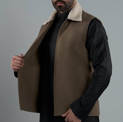 سديريات فرو رجاليه بتصميم ملكي - دفء، أناقة، وتميز...