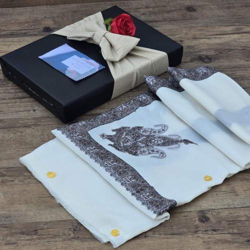 غترة كشمير رجالية فاخرة بتطريز يدوي وتغليف هدية