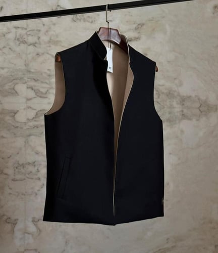 سديري رجالي فاخر بتصميم كلاسيكي يجمع بين الأناقة و...