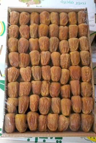 تمر مفتل سكري ملكي جامبو مصفوف _ وزن 3 كجم