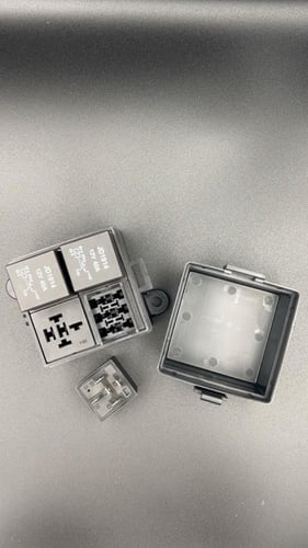 #22 علبة فيوزات المراوح