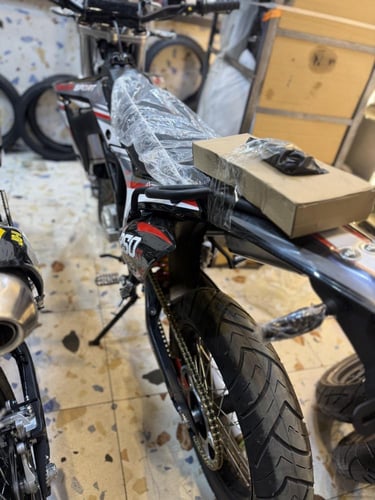 دباب شبيه ديار باور سبورت اسود احمر كفرلت خط ٢٠٢٦