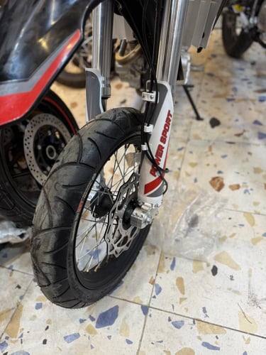 دباب شبيه ديار باور سبورت اسود احمر كفرلت خط ٢٠٢٦