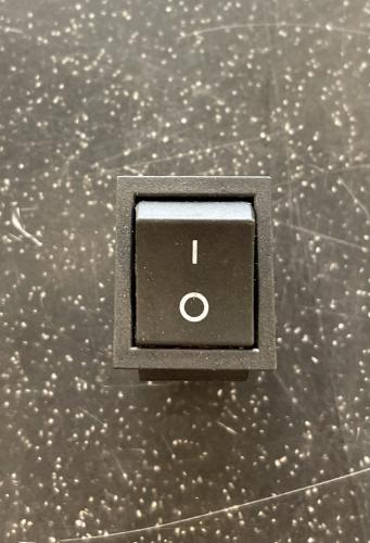 زر تشغيل سيارة كهرباء اطفال