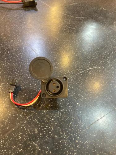 مدخل شاحن دائري دراجات كهرباء