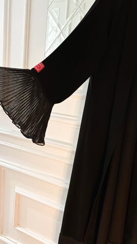 تصاميم خاصة ( عباية ساره )