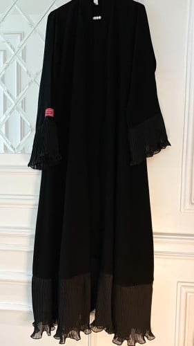 تصاميم خاصة ( عباية ساره )