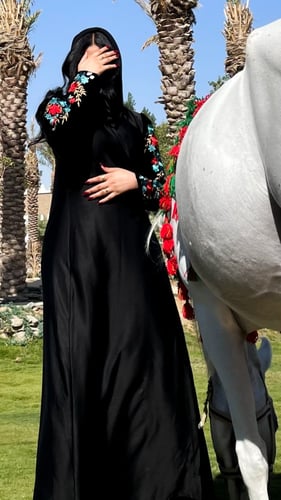 عباية إليقنتّ