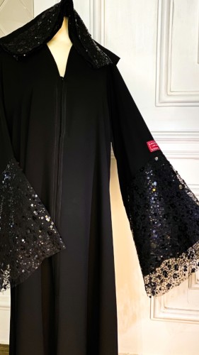 تصاميم خاصة ( عباية دلال )