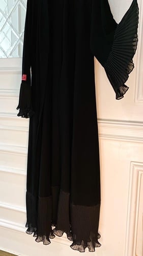 تصاميم خاصة ( عباية ساره )