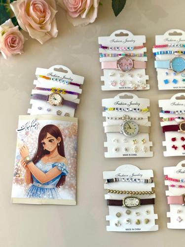 Accessory set and watch