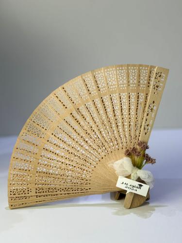 مروحه خشبية