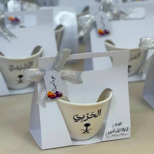 فنجان القبائل - فنجان أبيض مطبوع بالخط العربي