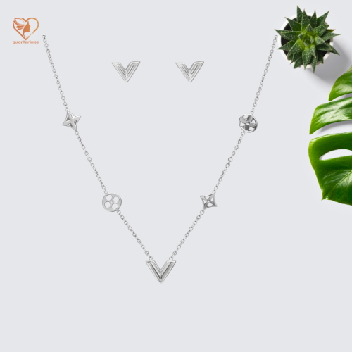 سلسال مع الحلق لويس فيتون