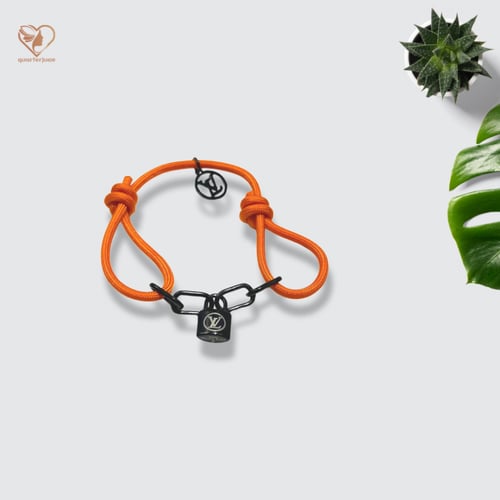 اسوارة لويس فيتون خيط