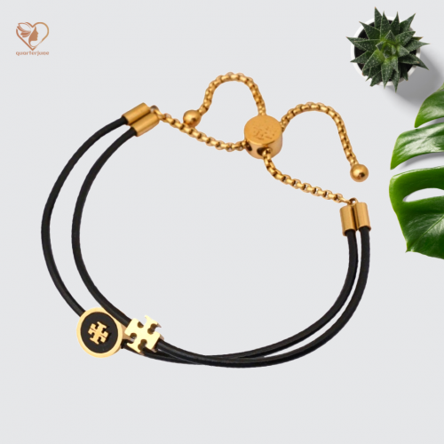 اسوارة توري بورش جلد