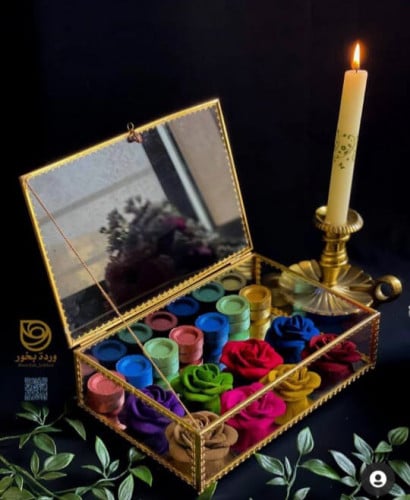 بوكس زجاجي فخم كبير مع 8 وردات بخور وفحم