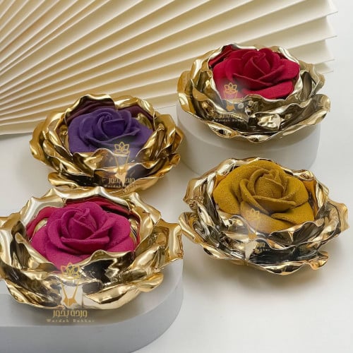 بكج 4 مباخر ذهبي مع 4 وردات بخور