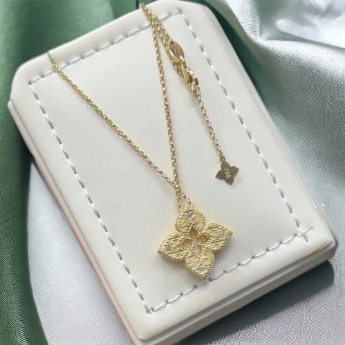 عقد تو فيس 18k
