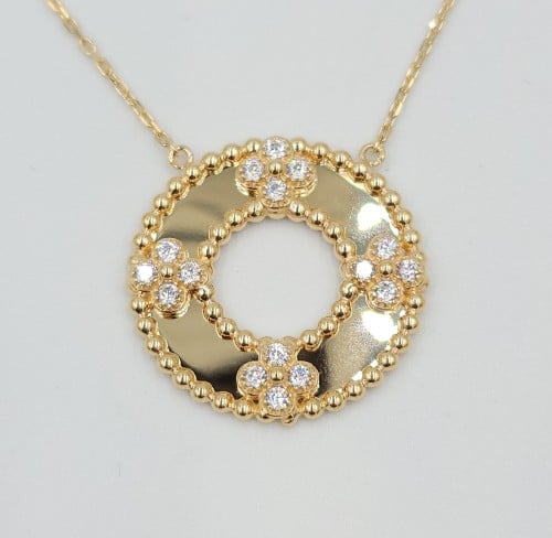 عقد ڤان كليف 18k