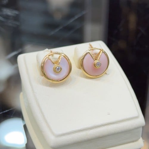 حلق كارتيير وردي 18k