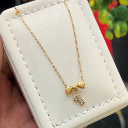 عقد عيار 18k