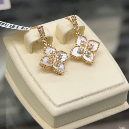 حلق صدف ابيض 18k