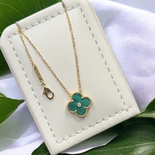 عقد ڤان كليف 18k