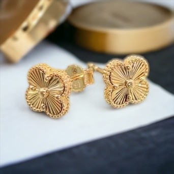 حلق وردات 18k