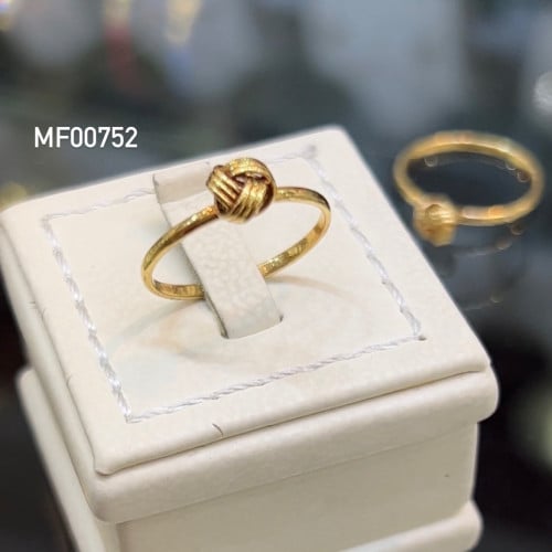 خاتم عيار 18