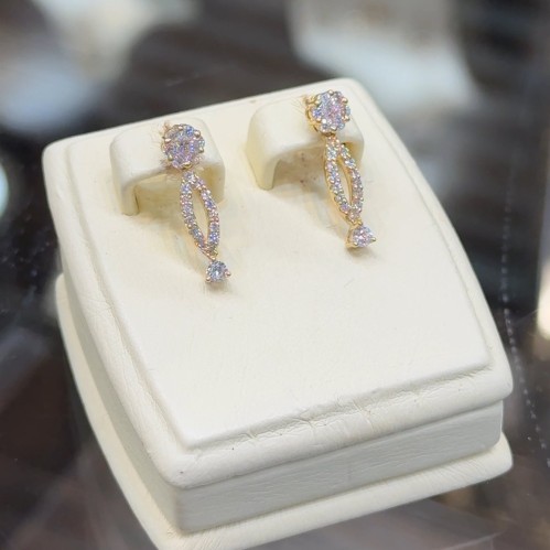 حلق تصميم الماس 18k