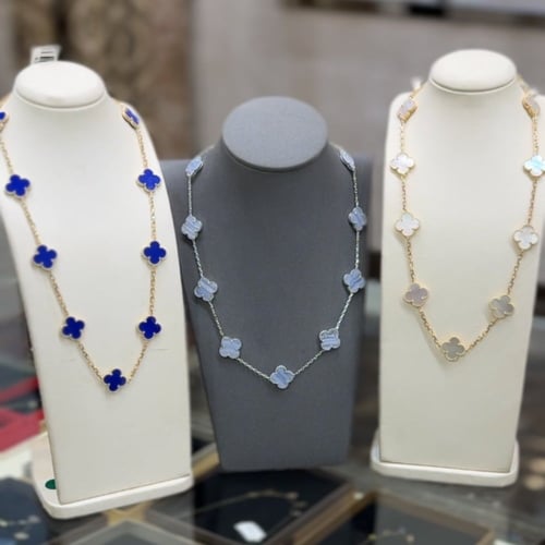 عقد عشر وردات صدف ابيض