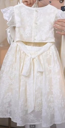 فستان من فندي انيق بربطة من الخلف