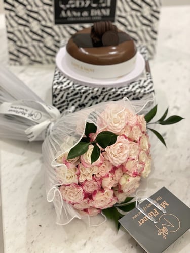 كيك جالاكسي و بوكيه بيبي روز