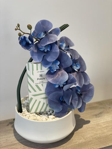 ورد صناعي و شوكولاته