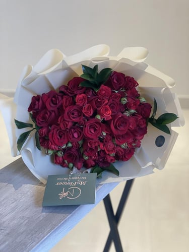 بوكيه 20 ورده جوري و 10 اغصان بيبي جوري