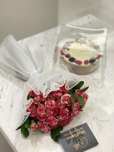 تشيز كيك وبوكيه بيبي روز