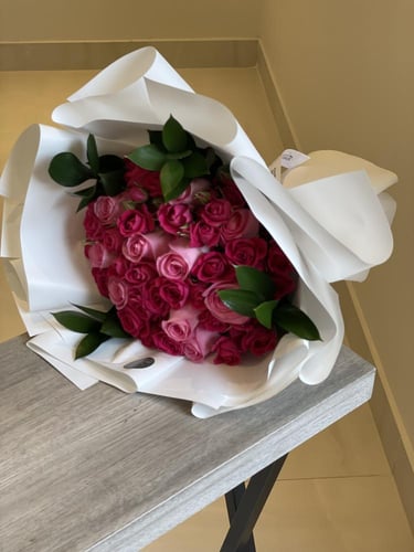 بوكيه 10آغصان بيبي روز و 10 وردات جوري