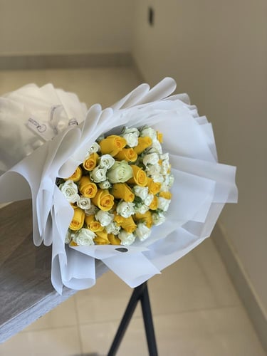 بوكيه 30 ورده جوري و 10 اغصان بيبي جوري