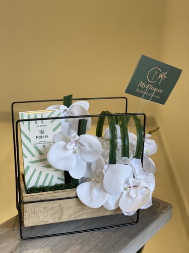 ورد صناعي و شوكولاته