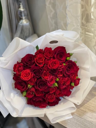 بوكيه 10آغصان بيبي روز و 10 وردات جوري